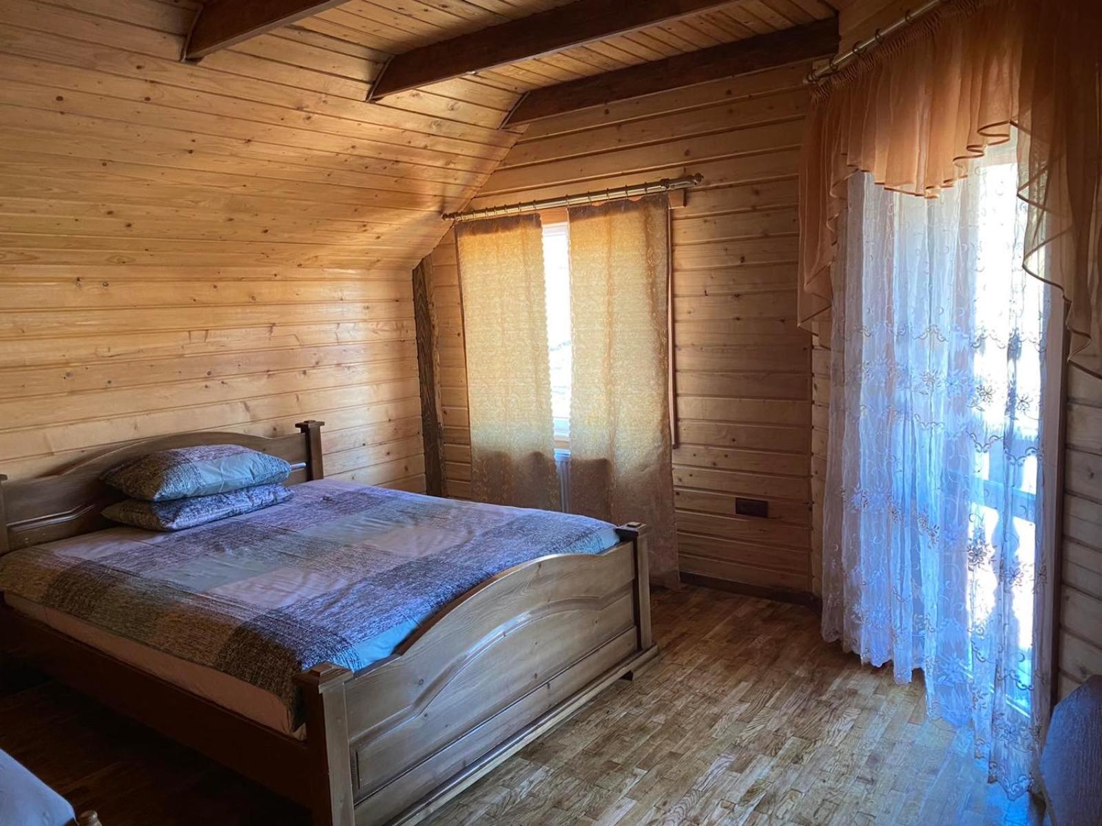 Cottage - Ivana Franka Street Verkhnyaya Rozhanka Buitenkant foto